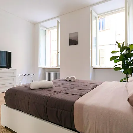 דירה Relax - Historic Center With 3 Bedrooms And Free Ztl Pass