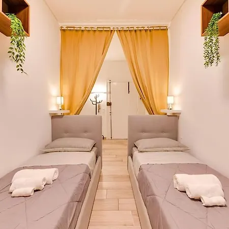 דירה Relax - Historic Center With 3 Bedrooms And Free Ztl Pass