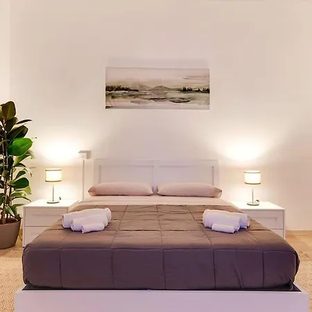 Relax - Historic Center With 3 Bedrooms And Free Ztl Pass דירה *