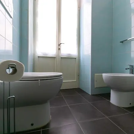 Relax - Historic Center With 3 Bedrooms And Free Ztl Pass דירה מאנטובה